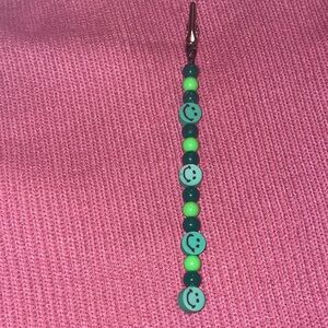 Green Smiley Beaded Cutie Clip